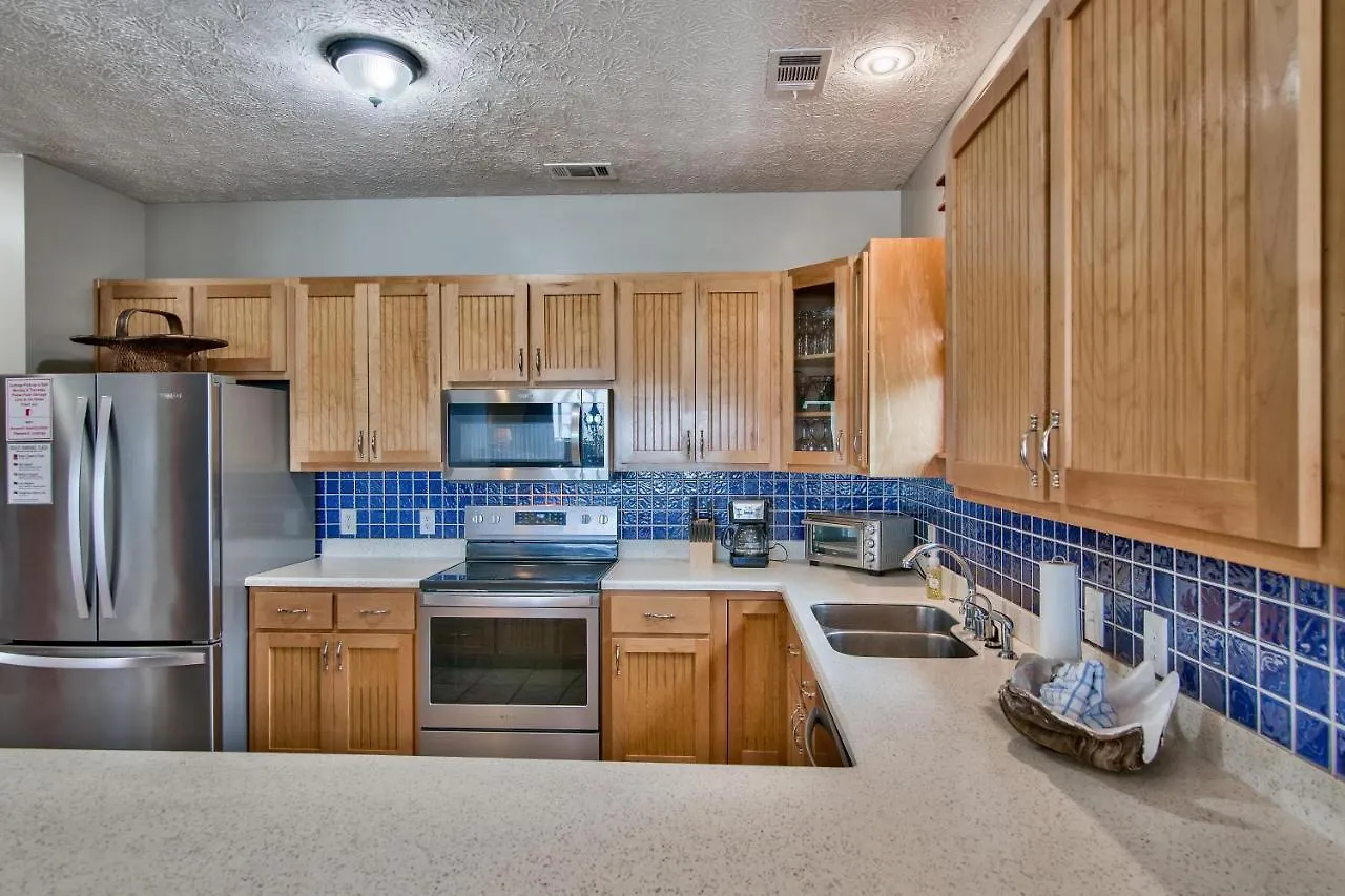 Semesterbostad Beachcomber - Beachfront With Pool And Hot Tub - On The Beach! Panama City Beach USA