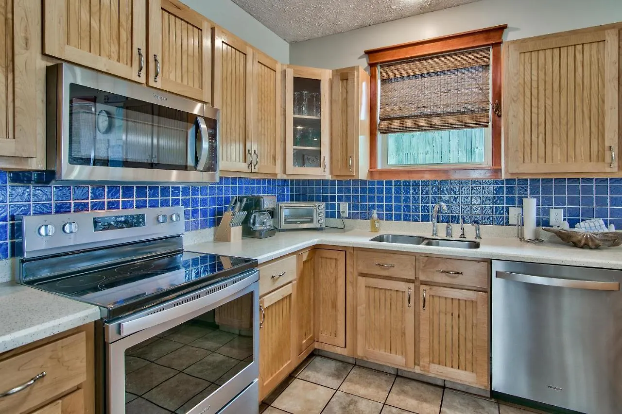 Beachcomber - Beachfront With Pool And Hot Tub - On The Beach! Panama City Beach Holiday home