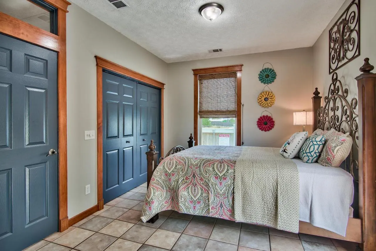 Beachcomber - Beachfront With Pool And Hot Tub - On The Beach! Panama City Beach