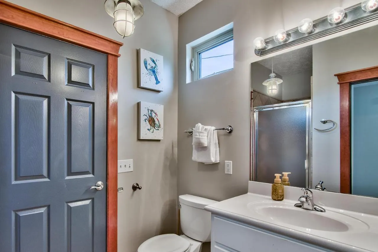 Beachcomber - Beachfront With Pool And Hot Tub - On The Beach! Panama City Beach Holiday home