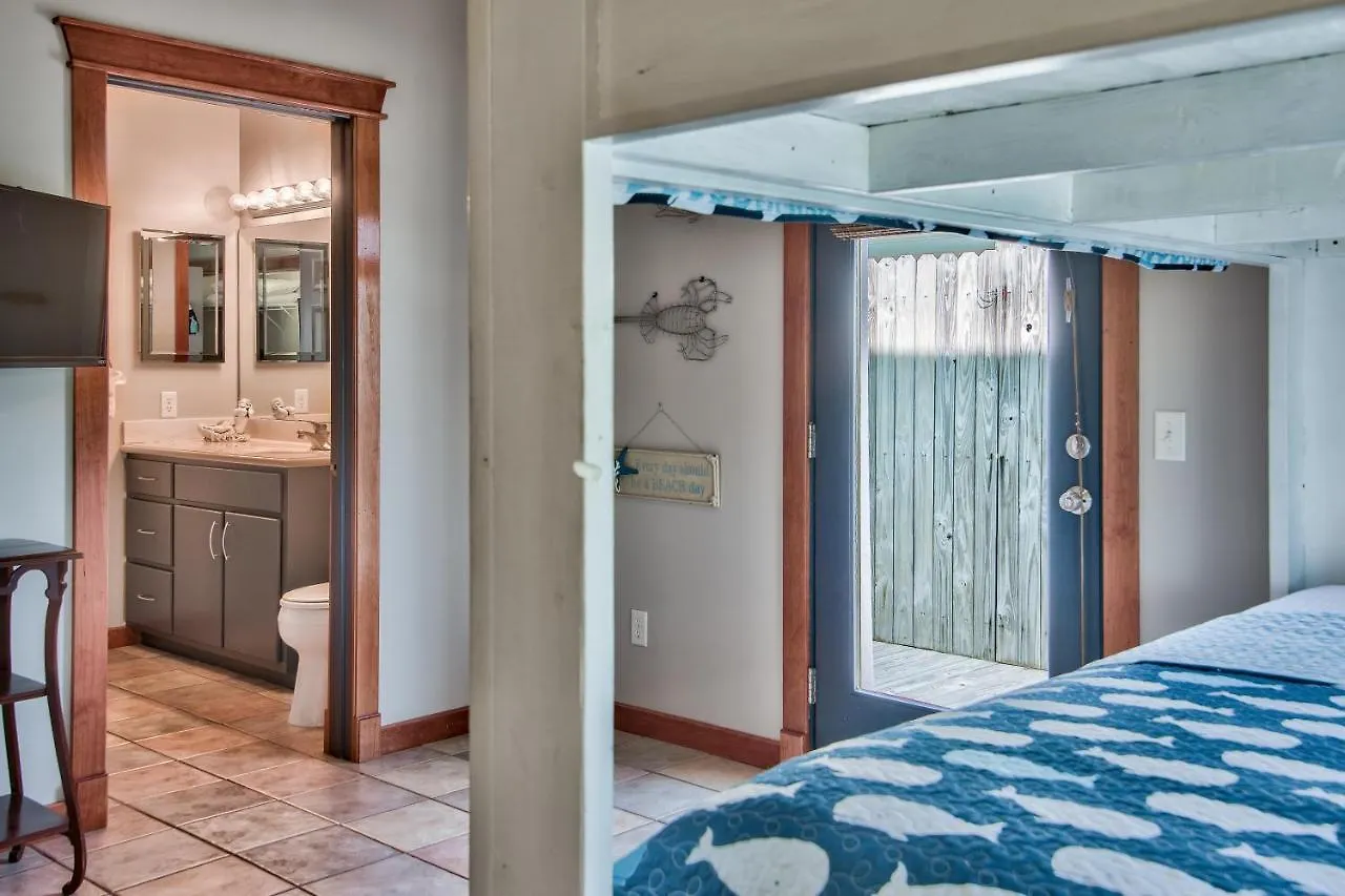 Beachcomber - Beachfront With Pool And Hot Tub - On The Beach! Panama City Beach Holiday home